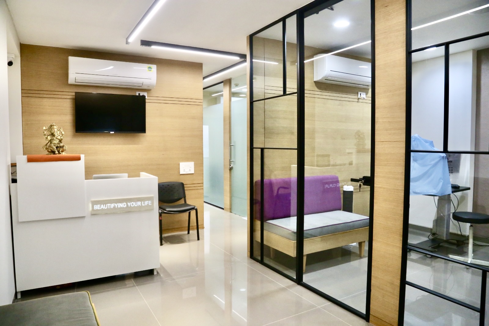 Shine Clinic reception